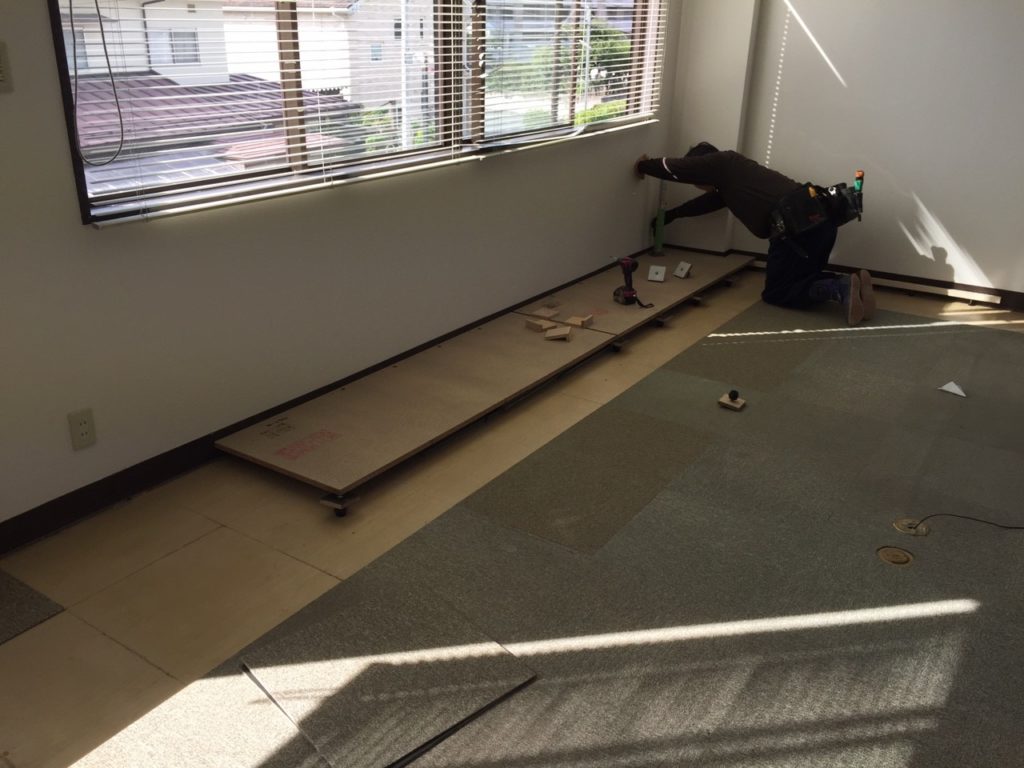 テナントダンススタジオ改修工事、置床・乾式二重床、ダンスフロア工事