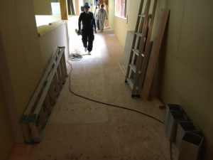 ホテル新築工事、置床・乾式二重床・防振マット施工