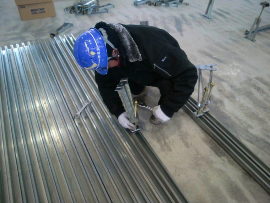 鋼製床下地工事